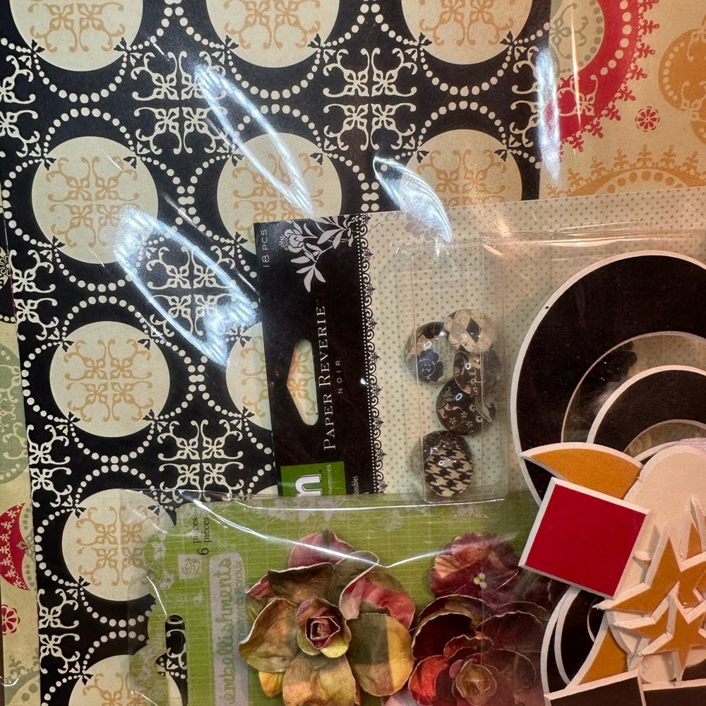 Scrapbooking kit